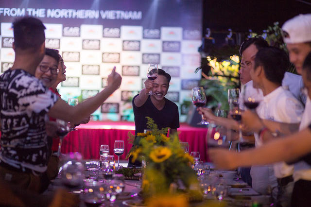 ​Cổ phiếu QCG của Quốc Cường Gia Lai đã áp sát mức trần phiên 2/10