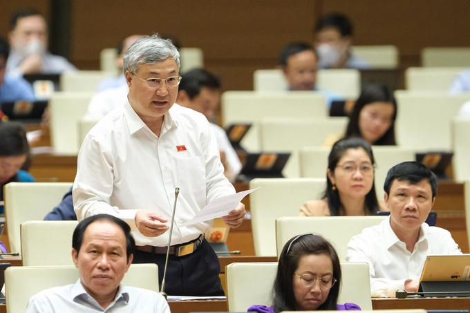 Đại biểu Trần Văn Lâm (đoàn Bắc Giang). Ảnh: quochoi.vn &nbsp;