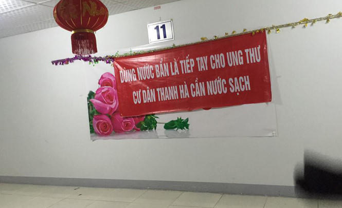 Cư dân KĐT Thanh Hà bị cắt nước vì treo băng rôn phản đối nước 'bẩn'