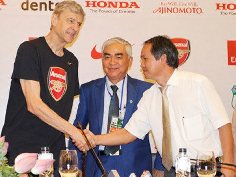 Quang Hải thăng hoa, Công Phượng ghi bàn: Bầu Đức làm điều không ai sánh bằng