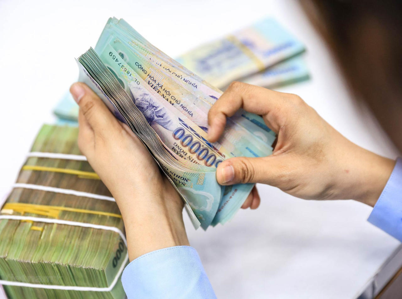 Tín dụng tăng cao, kiểm soát rủi ro khi hàng triệu tỷ bơm ra thị trường