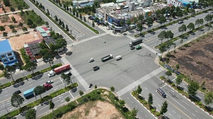 Nhắc đến hạ tầng giao thông đường bộ tại Bình Dương, không thể không nhắc tới tuyến đường Mỹ Phước - Tân Vạn