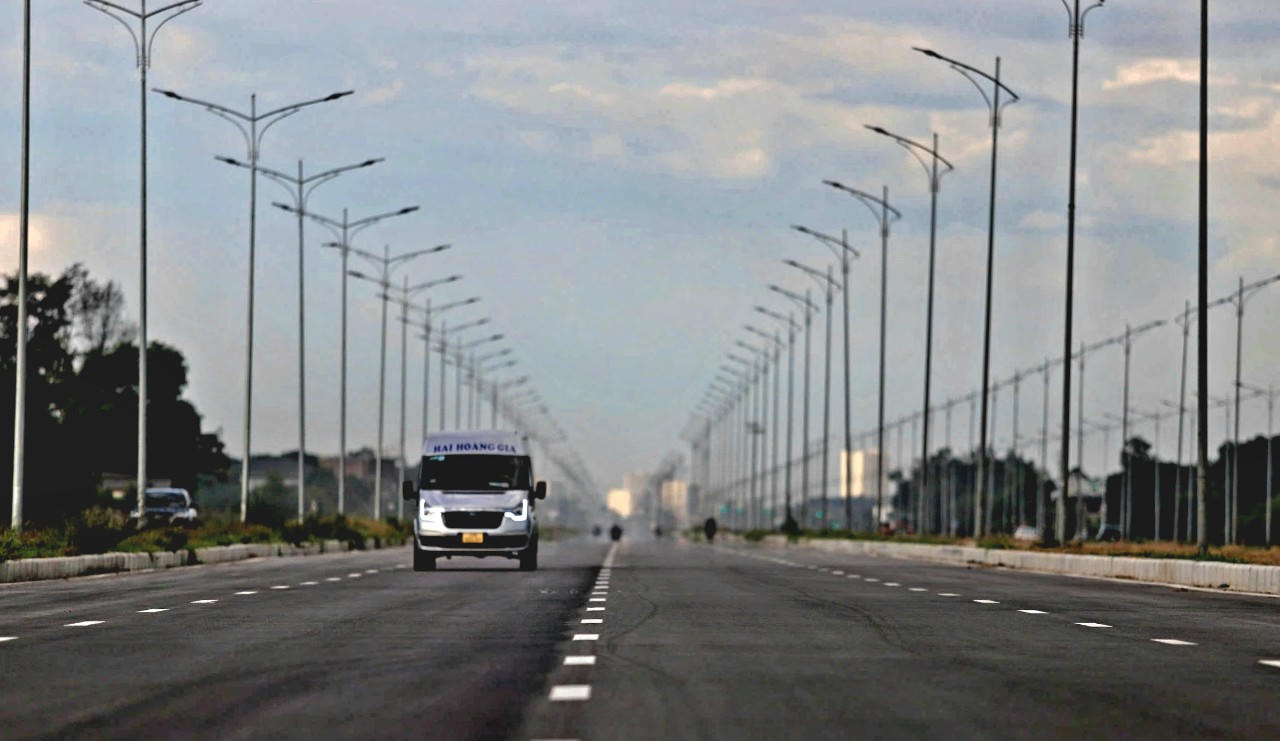 Toàn cảnh Đại lộ Vinh - Cửa Lò dài 11km, đầu tư 4.000 tỷ làm 13 năm mới xong