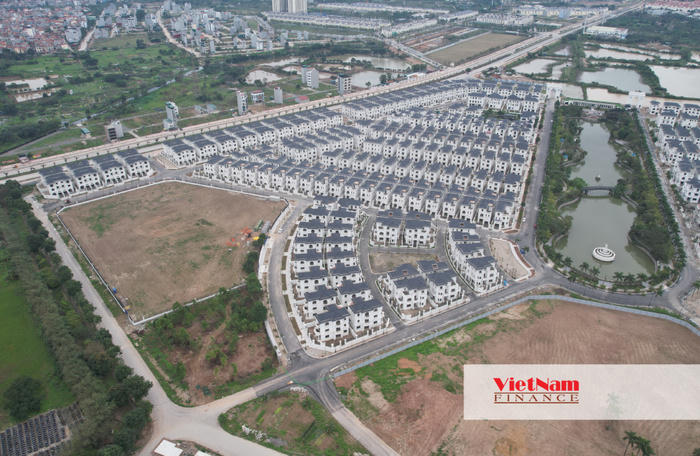 Cận cảnh Biệt thự Vườn Cam: Sau 17 năm vẫn dở dang và hoang vắng