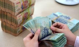 Lãi suất liên ngân hàng bất ngờ giảm sâu