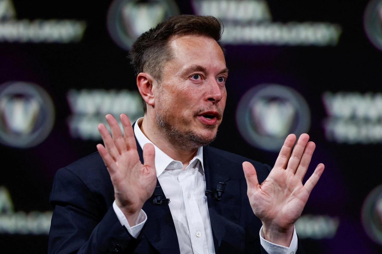 Elon Musk từng là người ủng hộ Bitcoin rất mạnh mẽ trên mạng xã hội. Ảnh: Reuters