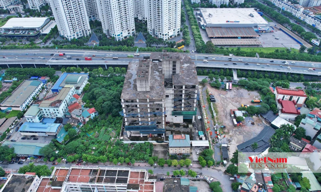 Dự án Habico Tower do Công ty Cổ phần Hải Bình (Habico) làm chủ đầu tư, dự án được thực hiện từ năm 2008, trên khu đất hơn 4.490m2 bên đường Phạm Văn Đồng, Hà Nội cùng vốn đầu tư khủng khoảng 220 triệu USD.