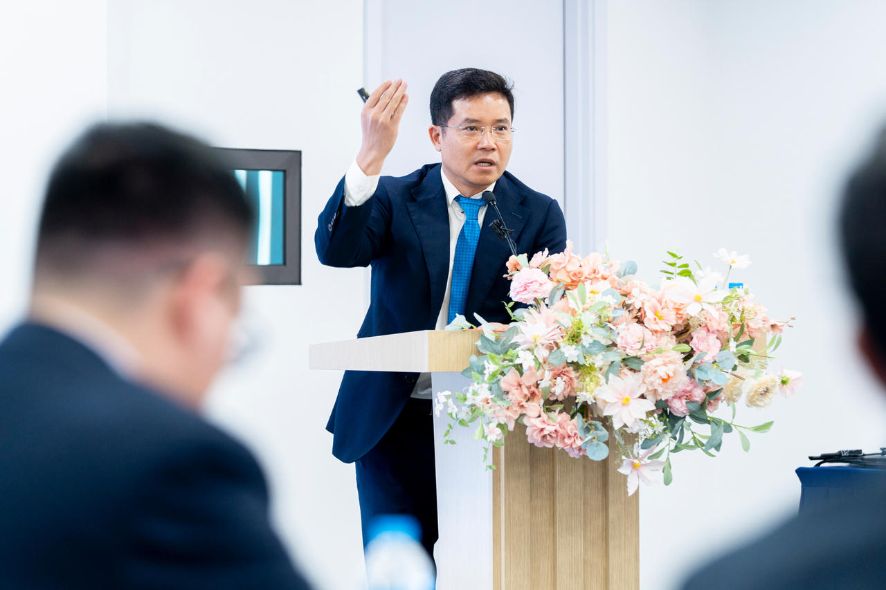 Ông Thuân khuyến nghị nên thu hút thêm các nhà đầu tư tổ chức là các định chế tài chính.