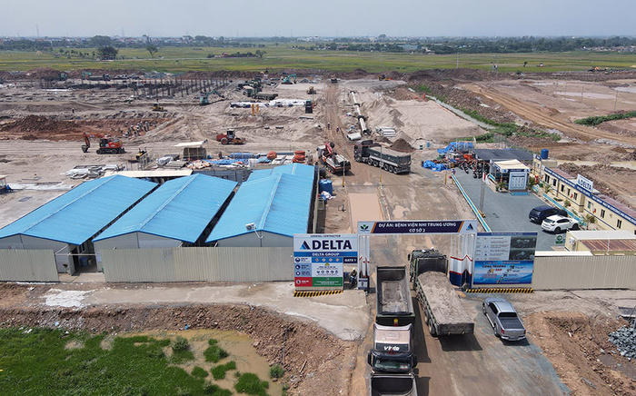 Cận cảnh công trường Bệnh viện Nhi Trung ương cơ sở 2 ở ngoại thành Hà Nội