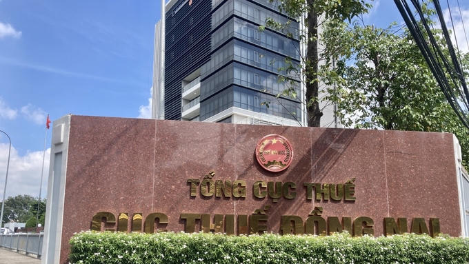 Cục Thuế Đồng Nai thông báo tạm hoãn xuất cảnh với nhiều đại diện pháp luật của doanh nghiệp do nợ thuế.