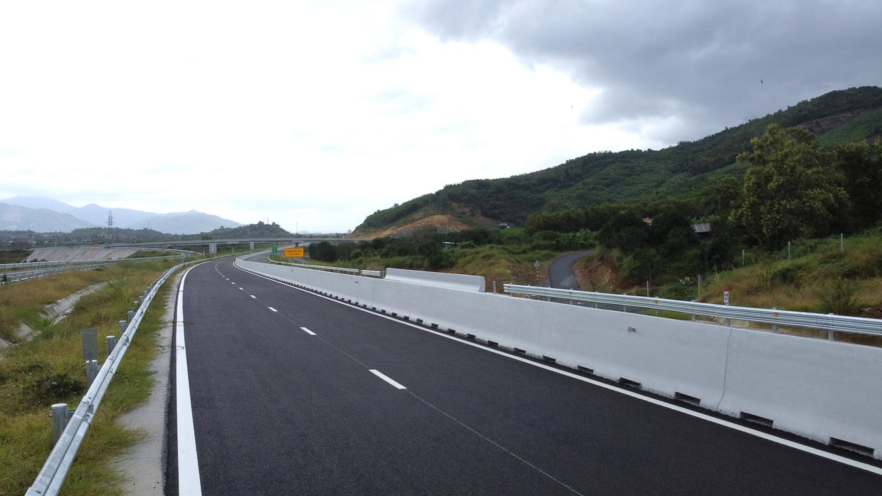 'Trải nghiệm' 70km cao tốc Vân Phong – Nha Trang sẵn sàng đón dân đi dịp Tết