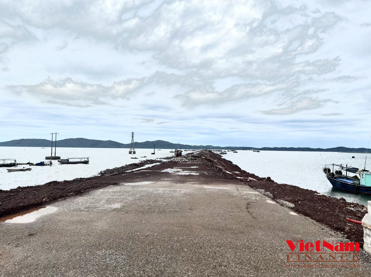 Dính nhiều vi phạm tại dự án đường vượt biển 520 tỷ, Chủ tịch TP.Móng Cái bị kỷ luật