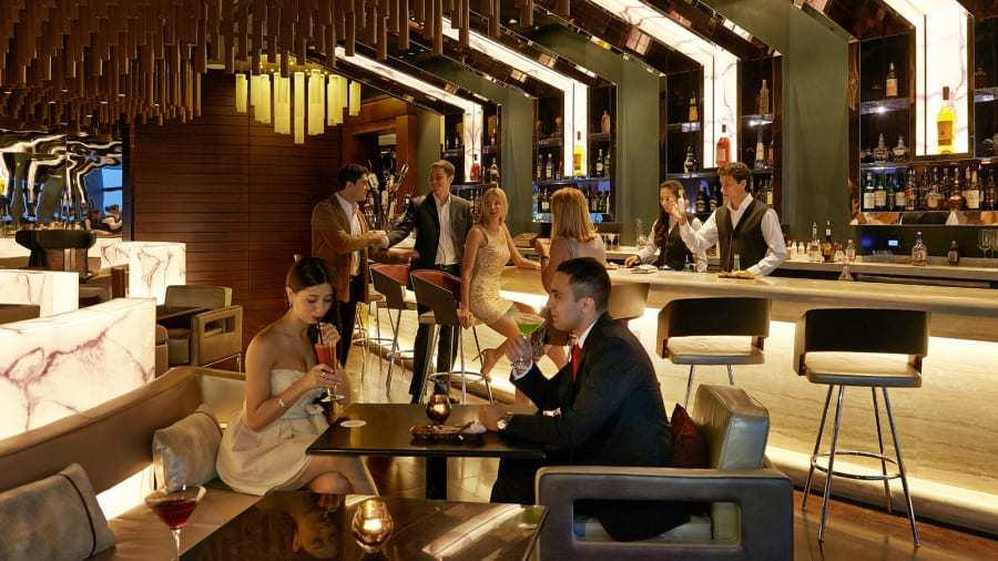 Choáng với khách sạn 5 sao giữa ‘tháp lửa’ cao ngất