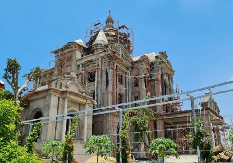 Biệt thự khủng mọc trên đất nông nghiệp: 'Đừng để nhờn luật'