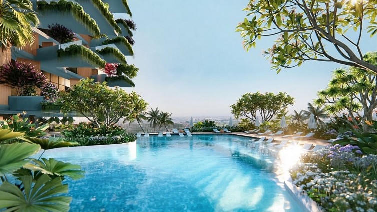 Bể bơi bốn mùa tại tầng 3 của toà nhà với tầm nhìn ôm trọn sân golf 50ha &nbsp;