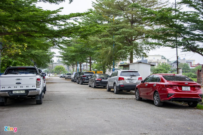 Bất động sản 24h: Xe ùn ùn đổ về Đông Triều trong cơn sốt đất ảo