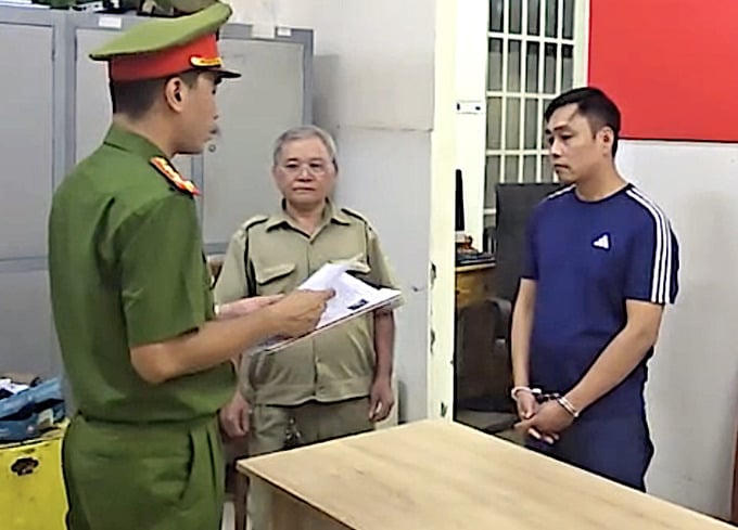 Cơ quan CSĐT Công an Tp. Đà Nẵng bắt giữ Đỗ Thành Nhung (ảnh CA)