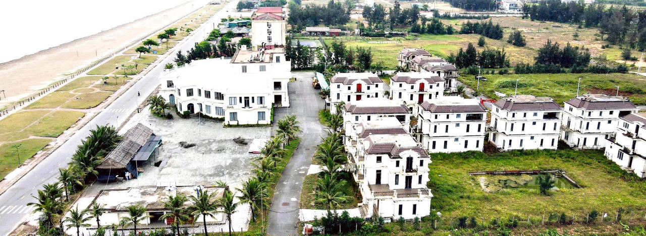 Điểm tên loạt dự án nghỉ dưỡng 'trùm mền' chiếm bãi biển miền Trung