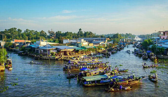 Long An mang trong mình vẻ đẹp yên bình của sông nước