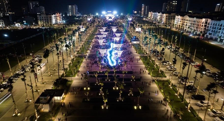 Quảng trường biển và trục cảnh quan lễ hội sẽ trở thành không gian công cộng đáp ứng nhu cầu vui chơi giải trí của người dân, du khách. &nbsp;