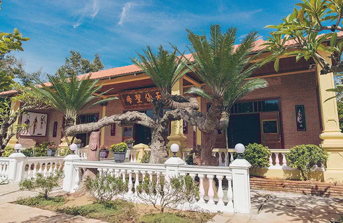 Biệt phủ được thiết kế theo kiến trúc thuần Việt