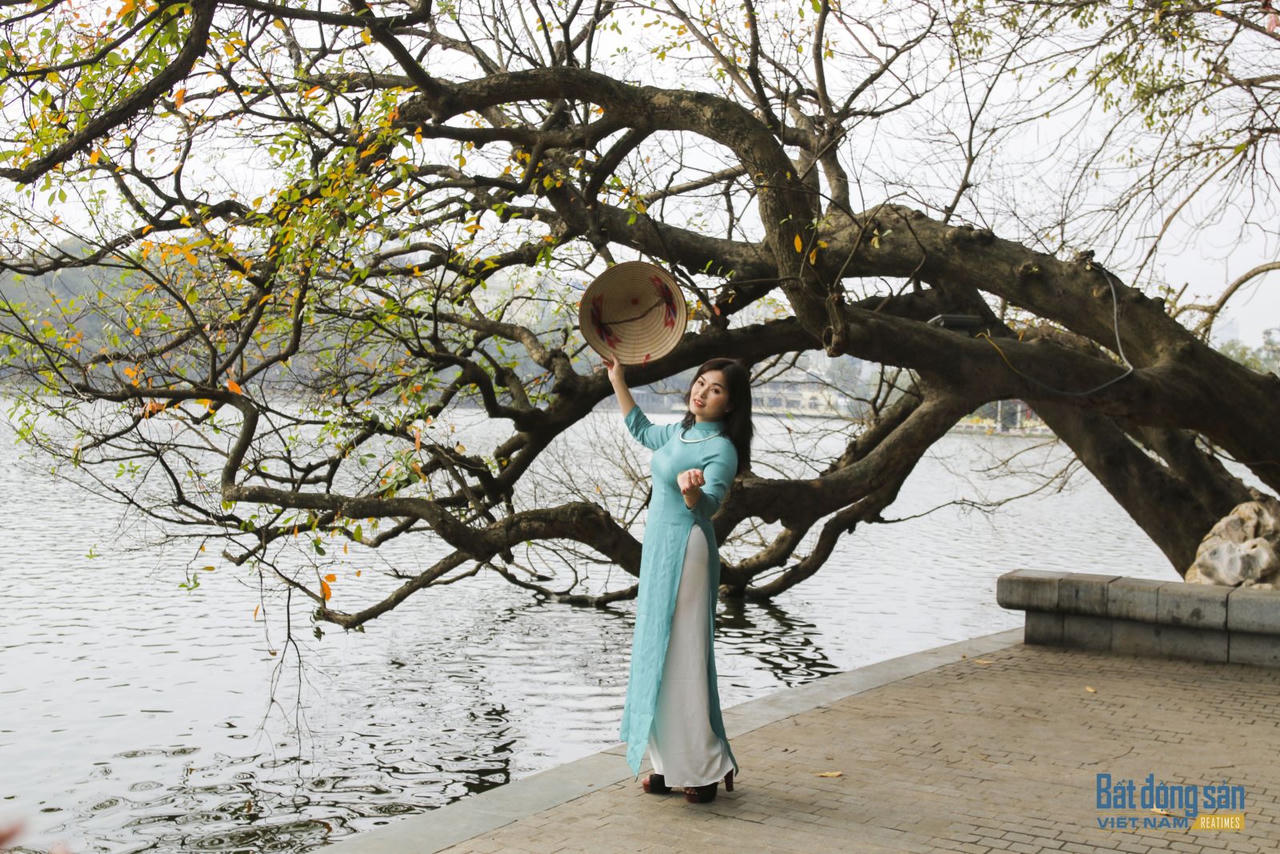 Hà Nội đẹp mộng mơ mùa lộc vừng thay lá