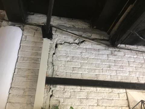 Nha nut toac canh cong trinh chung cu: Thong tin nguoc