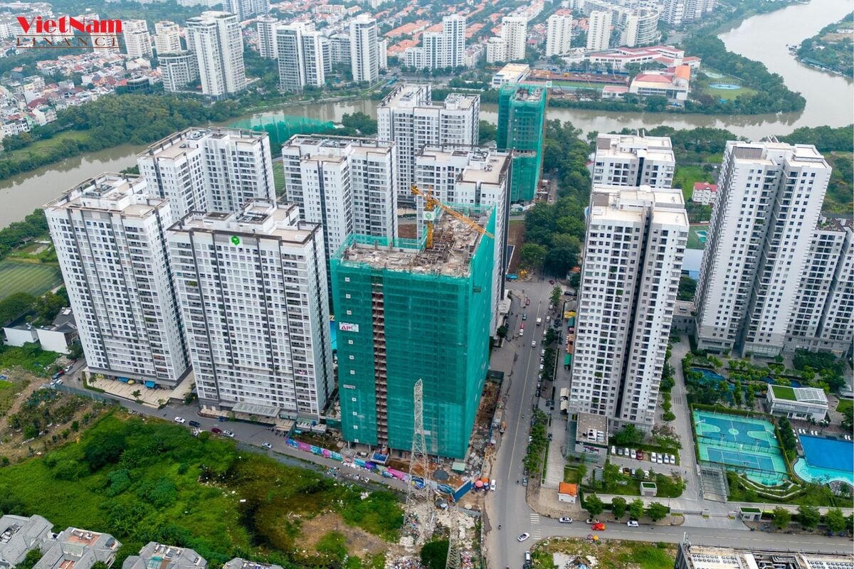 'Giá nhà tiếp tục neo ở mức cao không tưởng'