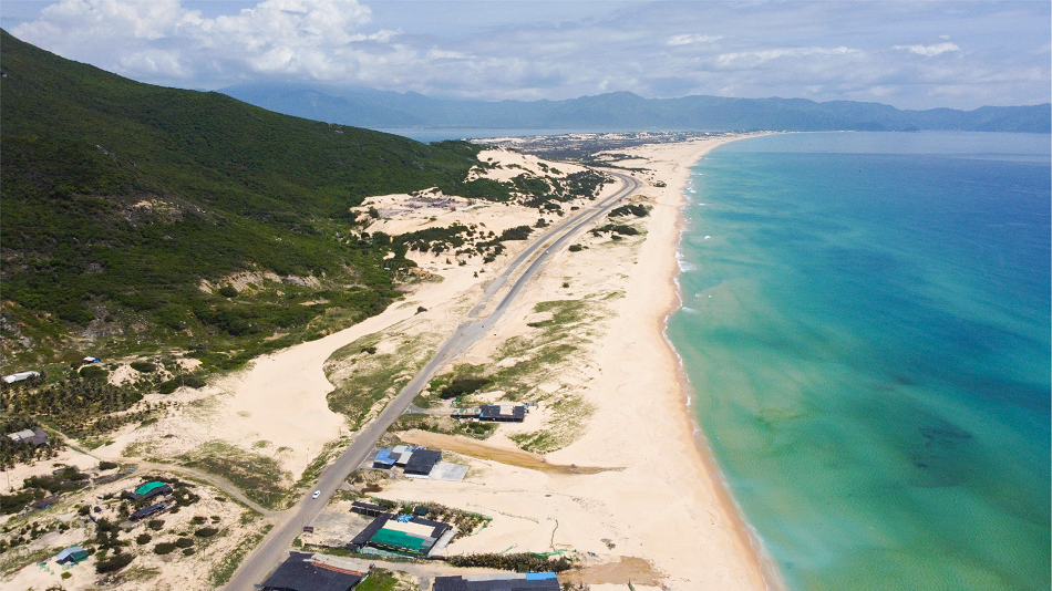 Chủ tịch tỉnh Khánh Hòa: Ưu tiên thu hút nhà đầu tư chiến lược vào Khu kinh tế Vân Phong