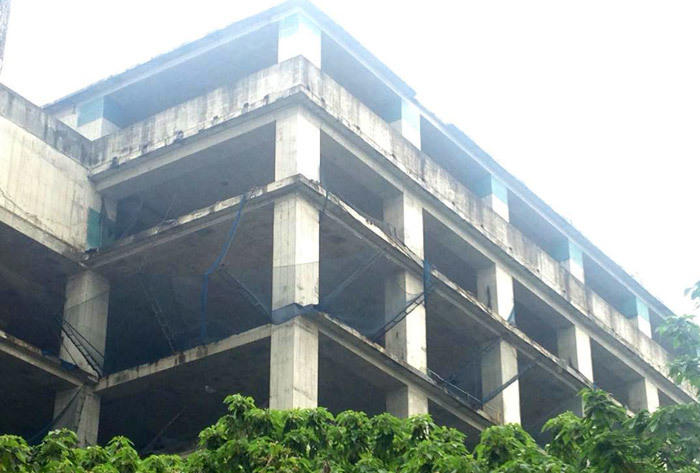 Tòa tháp 'ma' hoang lạnh, ngàn tỷ đổ nát giữa Thủ đô