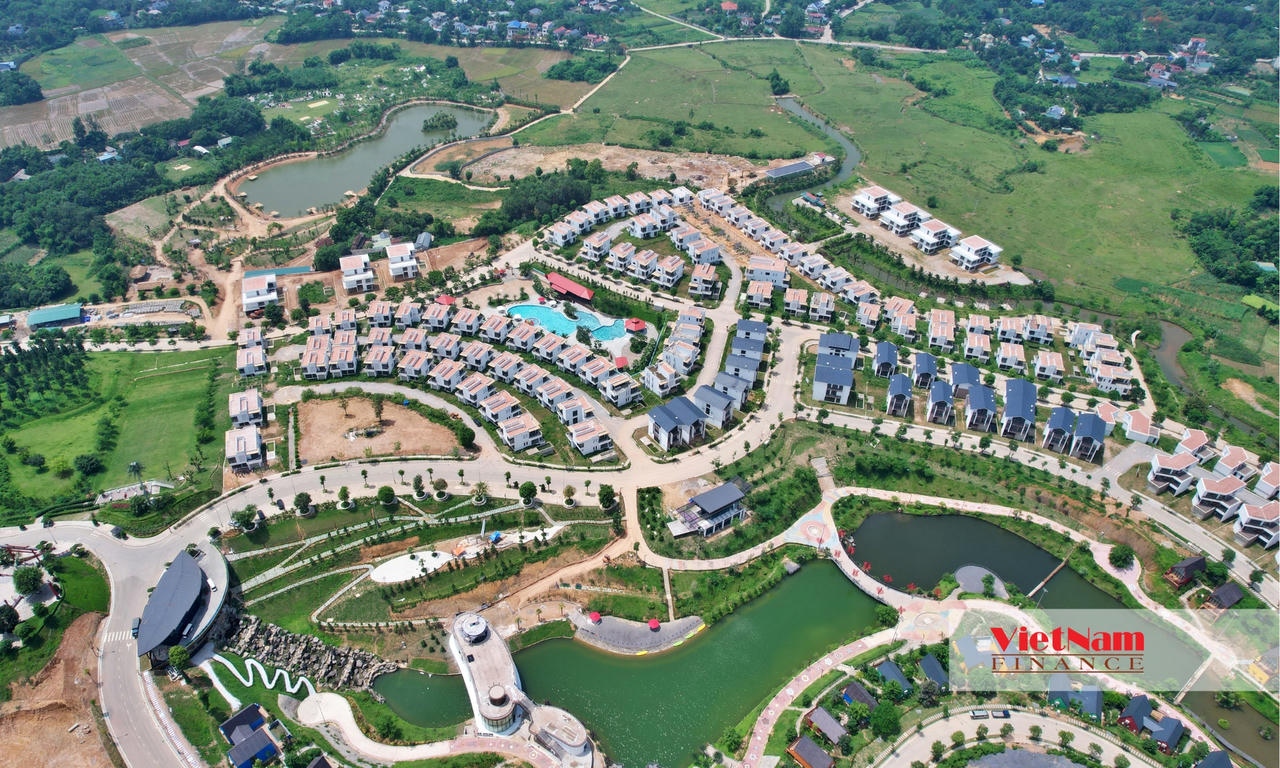 Các căn biệt thự có diện tích dao động từ 202m2 - 600m2 và các căn shophouse có diện tích dao động từ 132m2 – 274m2.