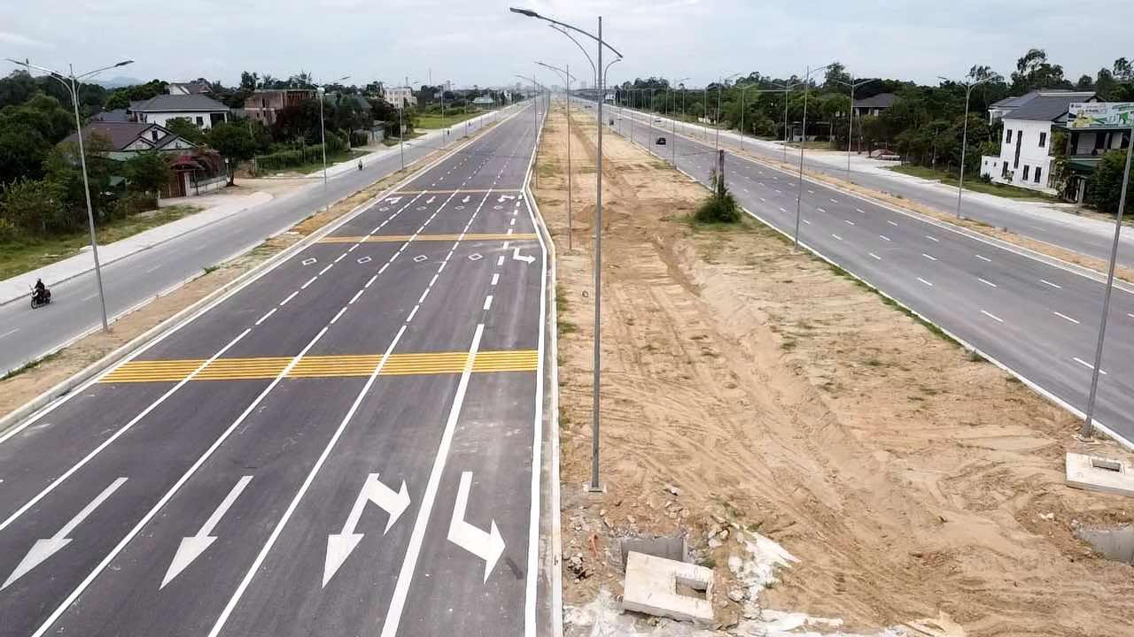 Toàn cảnh Đại lộ Vinh - Cửa Lò dài 11km, đầu tư 4.000 tỷ làm 13 năm mới xong