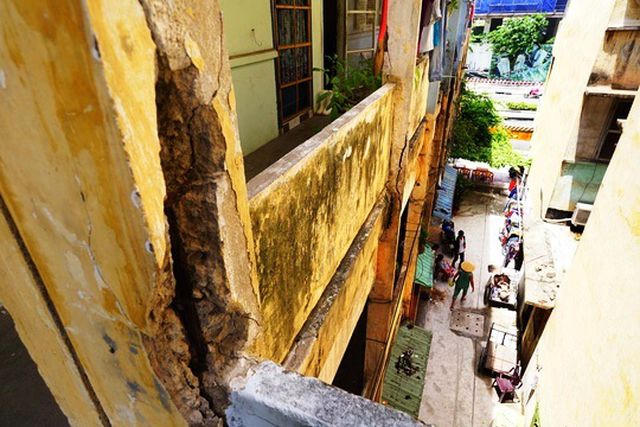 Di dời khẩn cấp người dân ở 2 chung cư có “cấp độ nguy hiểm cao nhất”