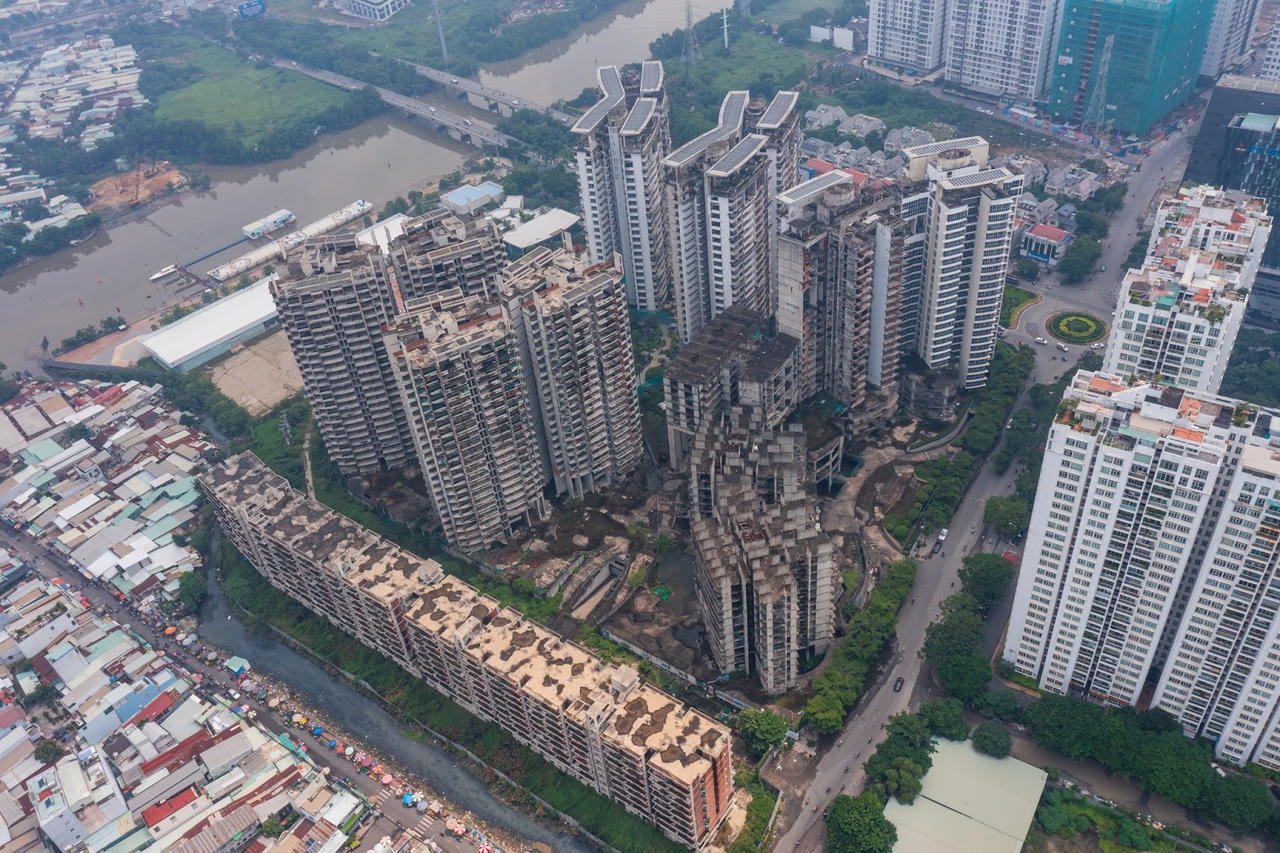 Thủ tục hành chính rắc rối cũng là vướng mắc cho các dự án bất động sản