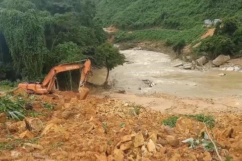 Hiện trường sạt lở tại công trình thủy điện Rào Trăng 3. Ảnh: VnExpress Hiện trường sạt lở tại công trình thủy điện Rào Trăng 3. Ảnh: VnExpress 