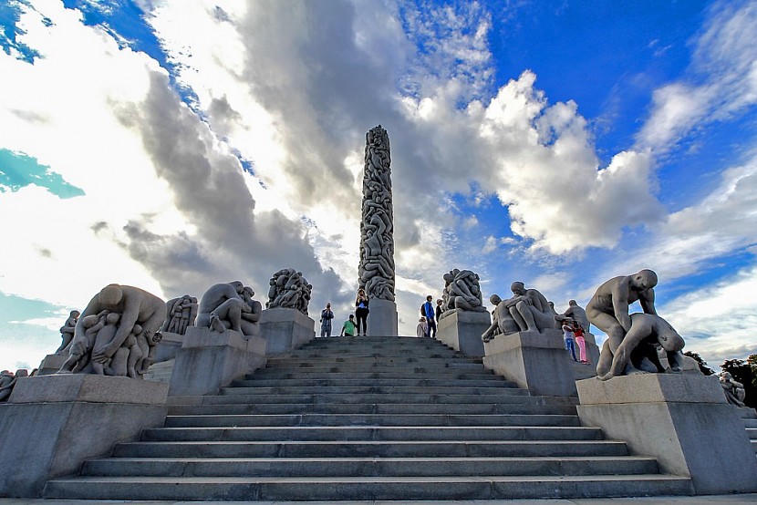 Xây dựng, phát triển Hà Nội trở thành đô thị thông minh xứng tầm và những vấn đề đặt ra