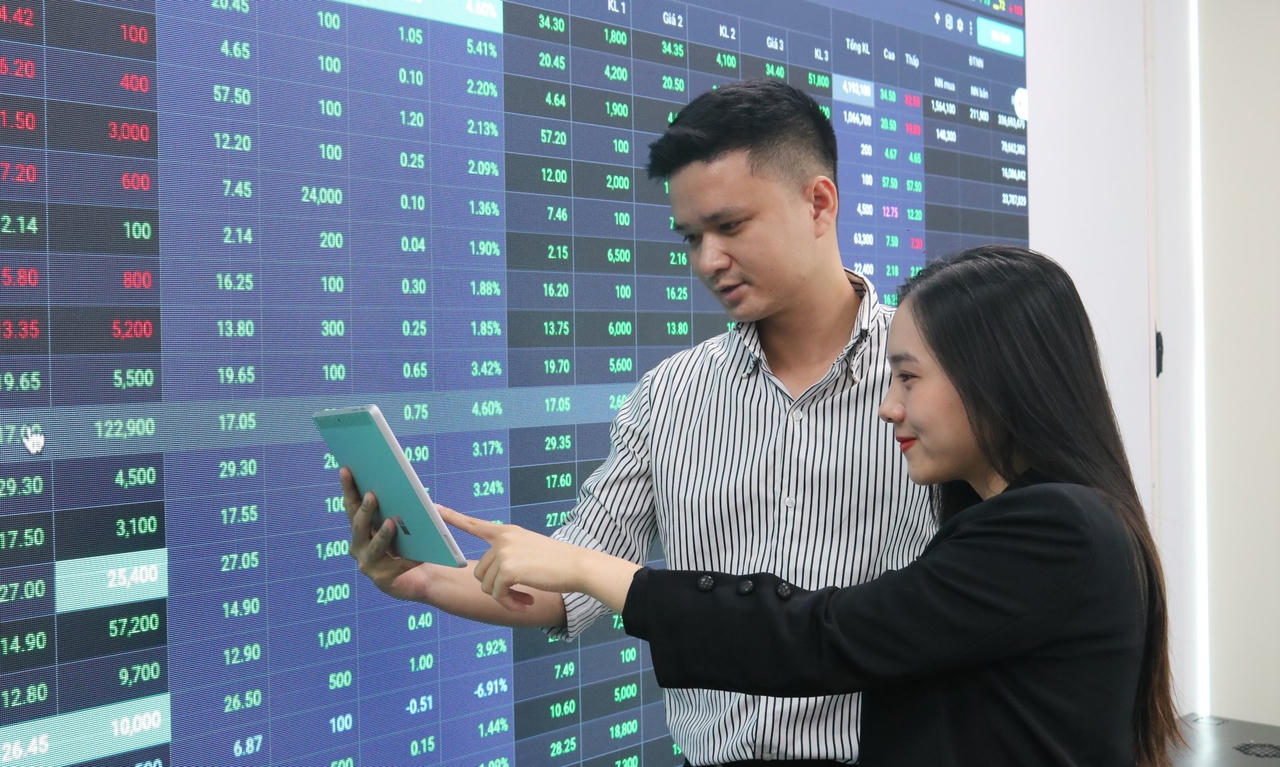 Chứng khoán tạo đáy hay chưa?