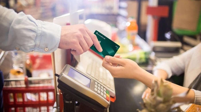 Theo ông Tuấn, về bản chất thẻ tín dụng không gây hại và không xấu. &nbsp;