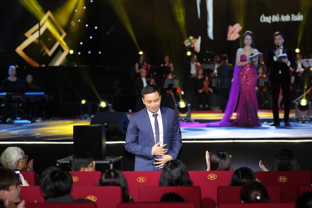 Ấn tượng với dàn sao “khủng” trong đêm nhạc tri ân của Tập đoàn Sunshine