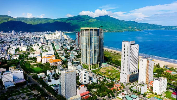 Dự án Central Coast nằm ven biển Đà Nẵng với 3 mặt tiền là đường Võ Nguyên Giáp - Trần Hữu Tước - Đỗ Thế Chấp