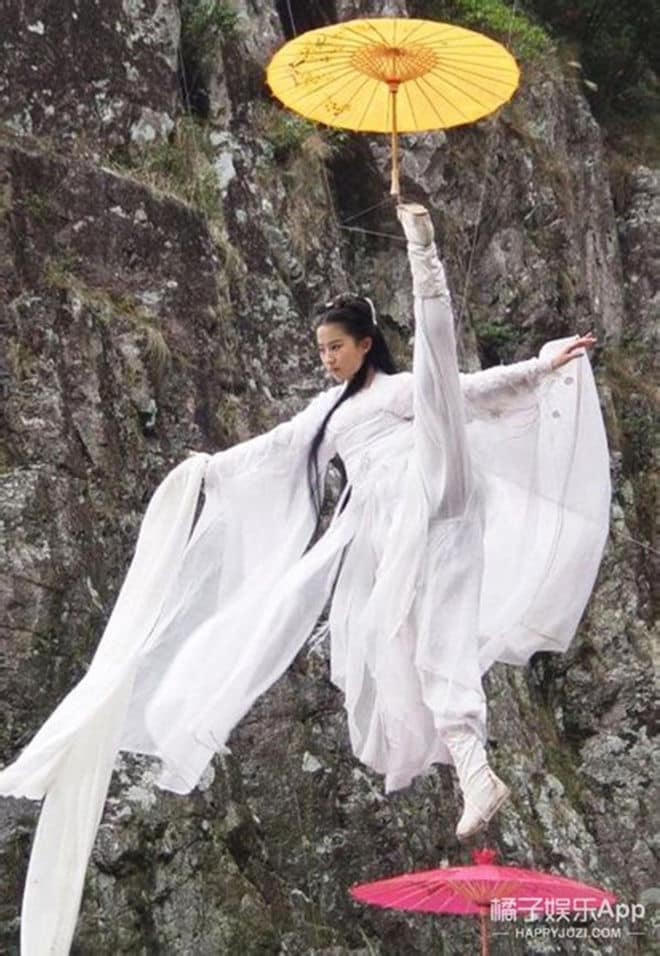 Lưu Diệc Phi trong vai Tiểu Long Nữ "gây sốt" màn ảnh.