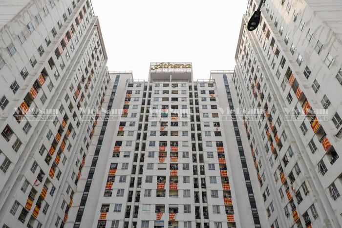 Hà Nội: Đỏ rực băng rôn tại chung cư Athena Complex Xuân Phương