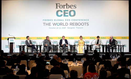 Chuyện người Việt đi máy bay thành chủ điểm tại Forbes Global CEO