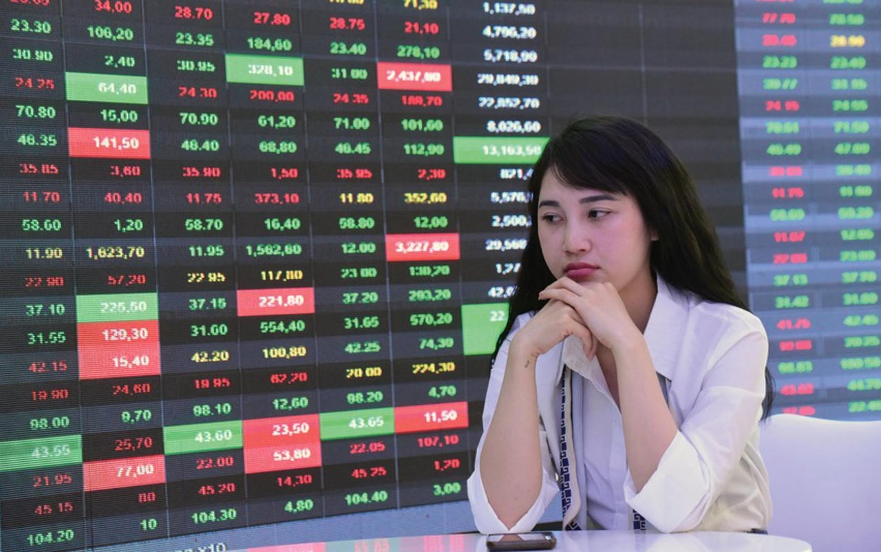 Thuế thu ngay tại thời điểm trả cổ phiếu thưởng&nbsp;sẽ ảnh hưởng đến lợi ích nhà đầu tư