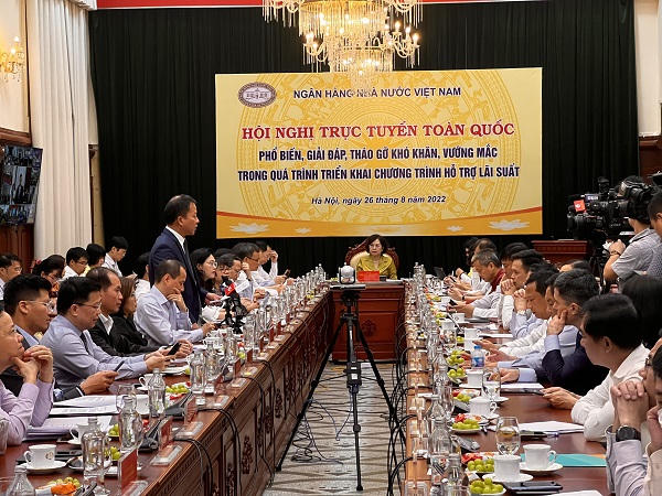 "Hội nghị trực tuyến phổ biến, giải đáp, tháo gỡ khó khăn, vướng mắc trong quá trình triển khai chương trình hỗ trợ lãi suất". &nbsp;