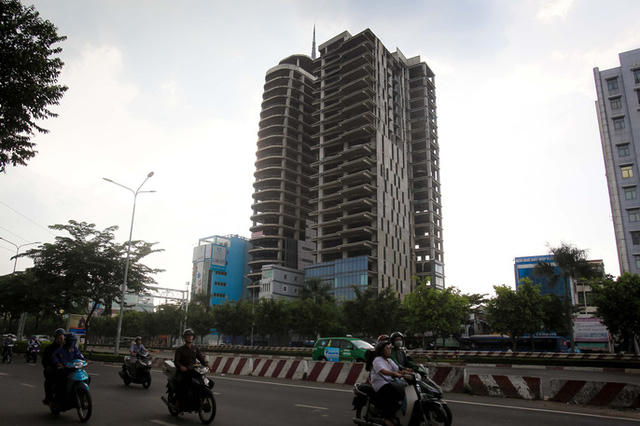 Cận cảnh hàng loạt dự án của các "đại gia" bị ngân hàng ráo riết siết nợ