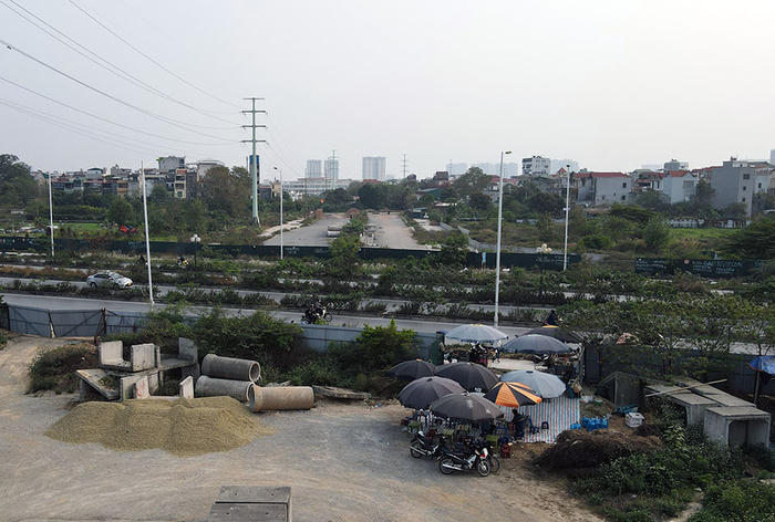 Đường rộng 40m hướng đến KĐT Xuân Phương vẫn dang dở sau nhiều năm xây dựng