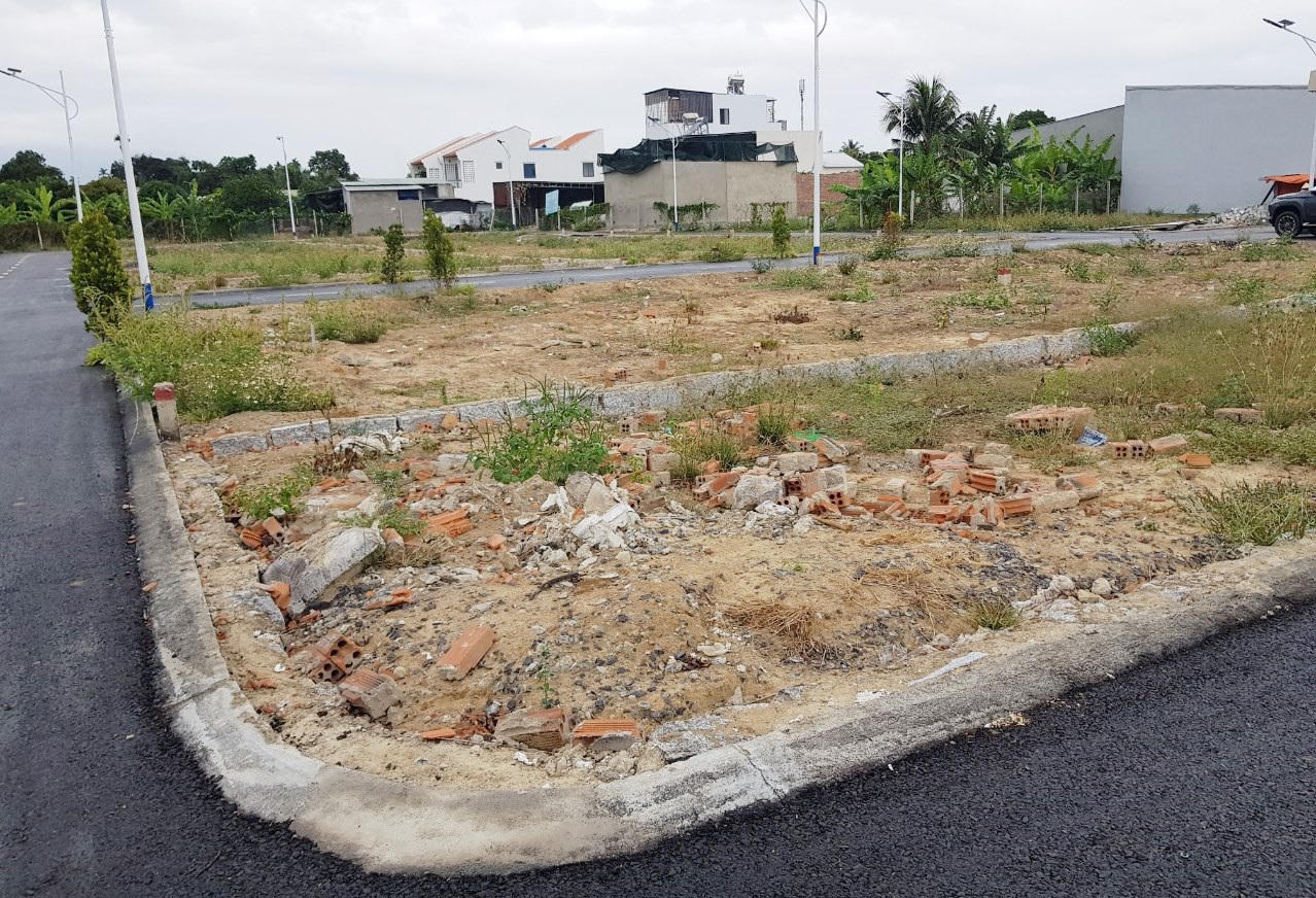 Tình trạng phân lô bán nền trái phép đã xảy ra tràn lan ở khắp các địa phương những năm qua.