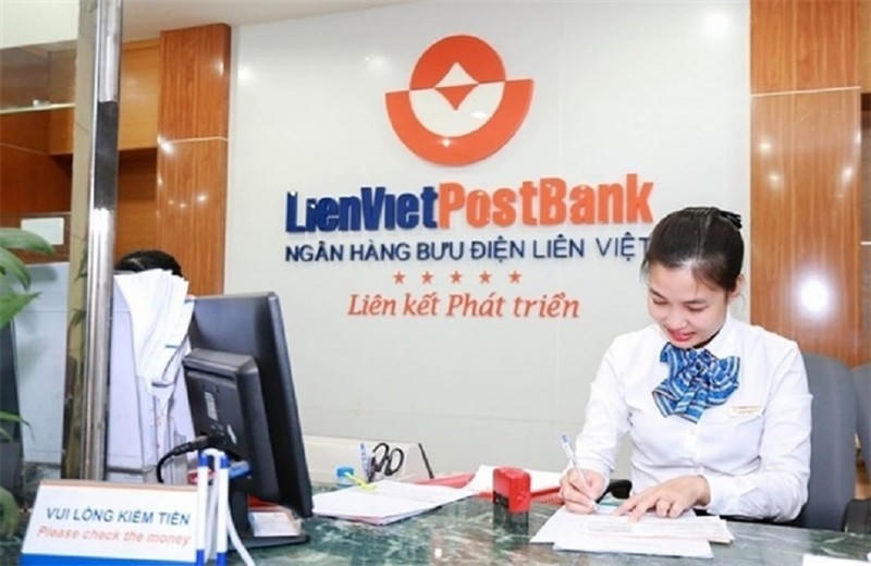 'Người nhà' loạt lãnh đạo Sacombank, Lienvietpostbank, Agribank bị xử phạt lĩnh vực chứng khoán