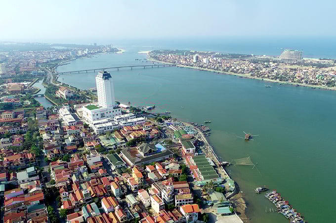 Đảng bộ thành phố quyết tâm xây dựng Đồng Hới trở thành thành phố du lịch giàu đẹp, văn minh. Ảnh: Báo Quảng Bình &nbsp;